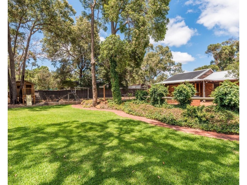 12 Jaraba Avenue, Gooseberry Hill WA 6076