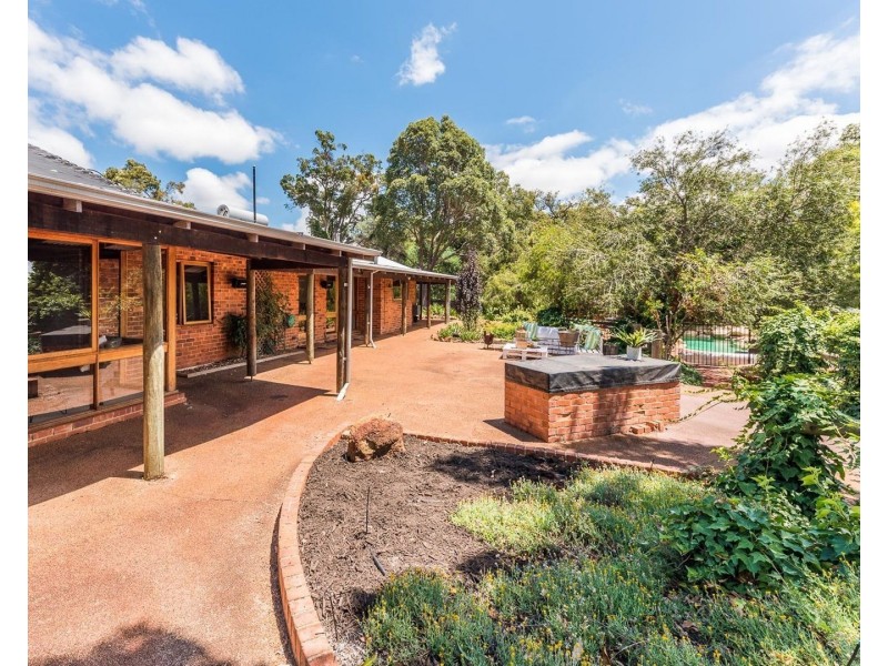 12 Jaraba Avenue, Gooseberry Hill WA 6076