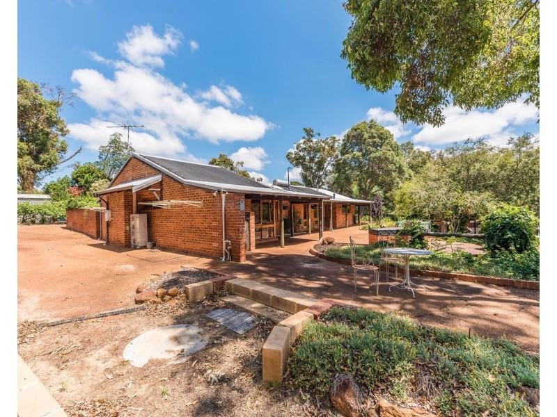 12 Jaraba Avenue, Gooseberry Hill WA 6076