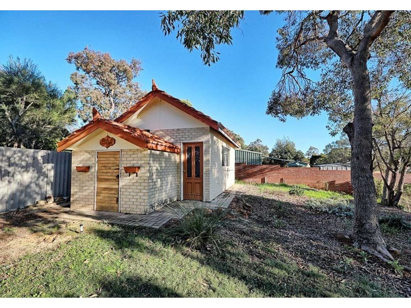 73 Connor Road, Lesmurdie WA 6076