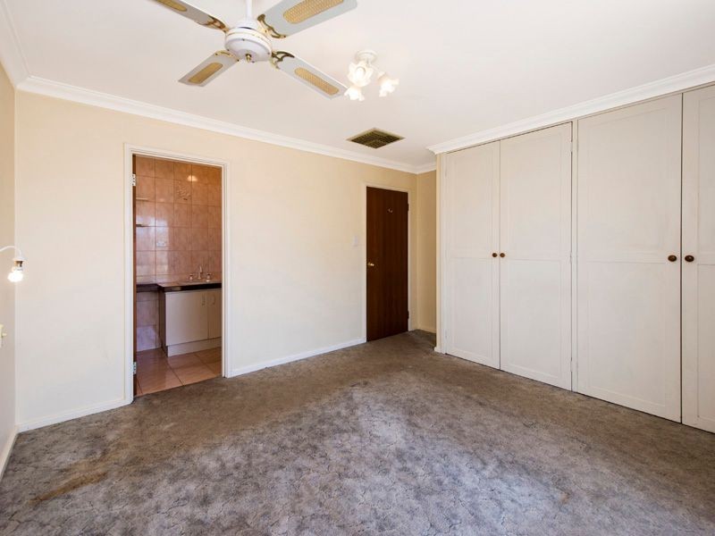 4 Leith Place, High Wycombe WA 6057