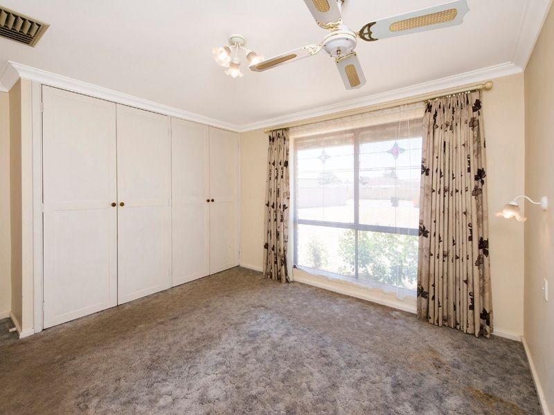 4 Leith Place, High Wycombe WA 6057