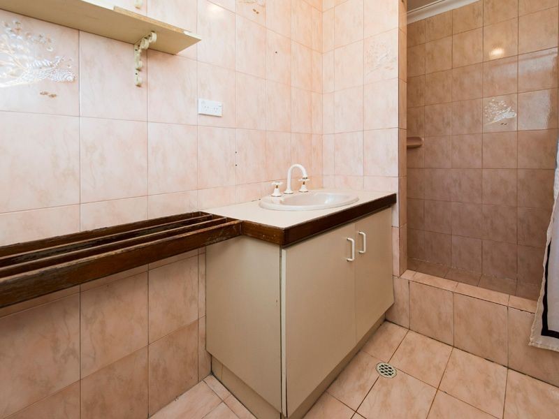 4 Leith Place, High Wycombe WA 6057