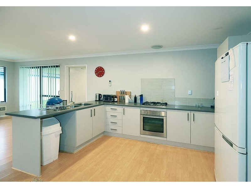 55 Baza Gardens, Maida Vale WA 6057