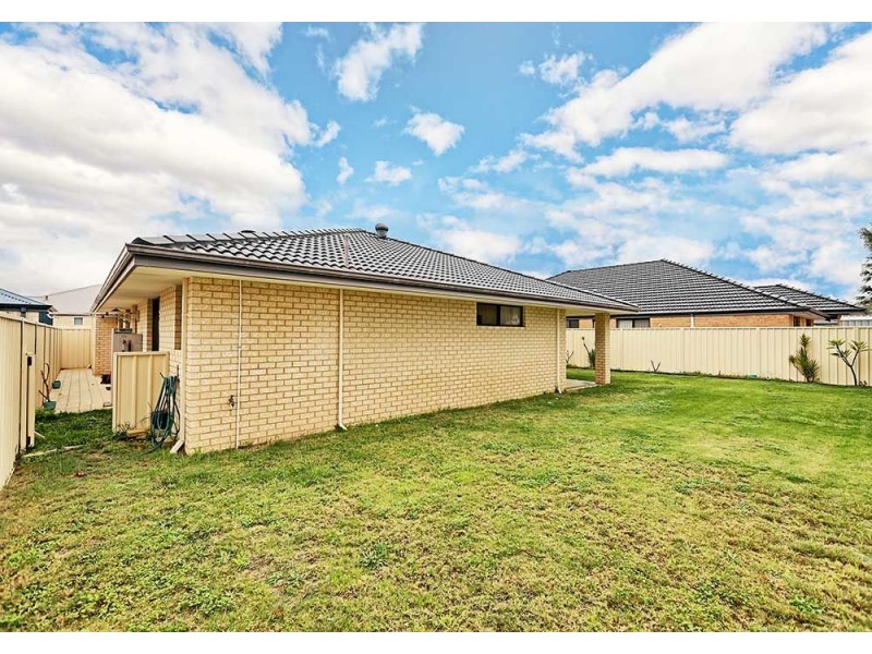 55 Baza Gardens, Maida Vale WA 6057