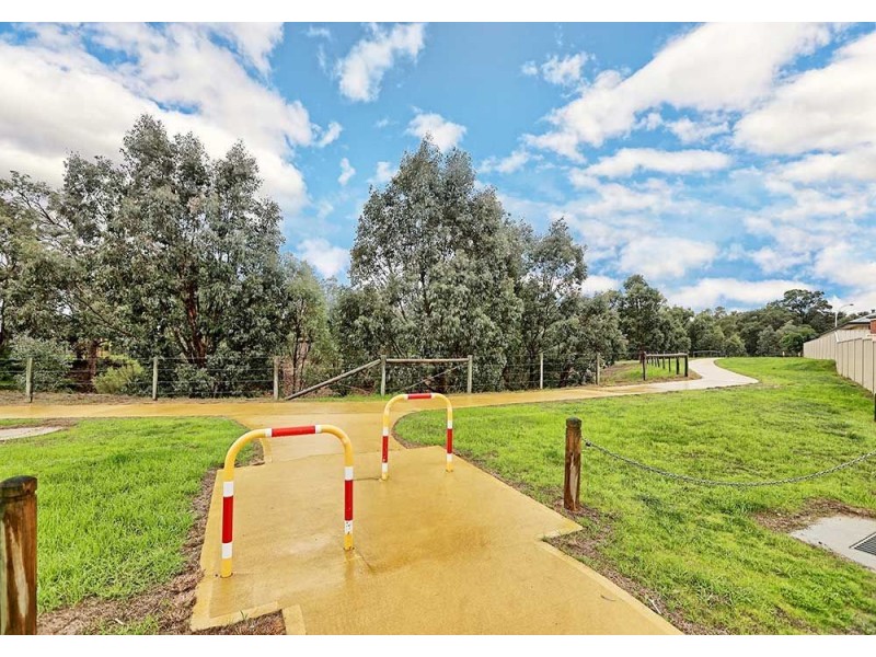 55 Baza Gardens, Maida Vale WA 6057