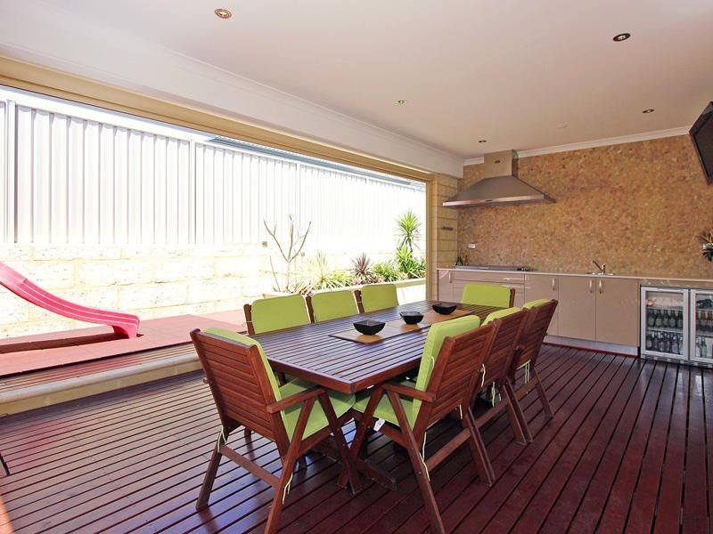 8 Epping Court, High Wycombe WA 6057