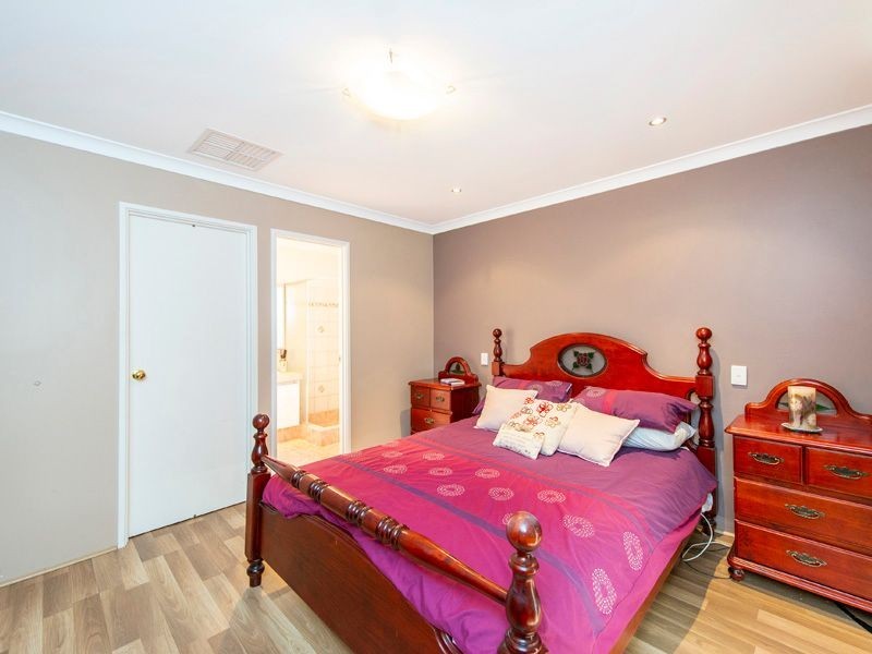 21 Regency Ramble, Wattle Grove WA 6107