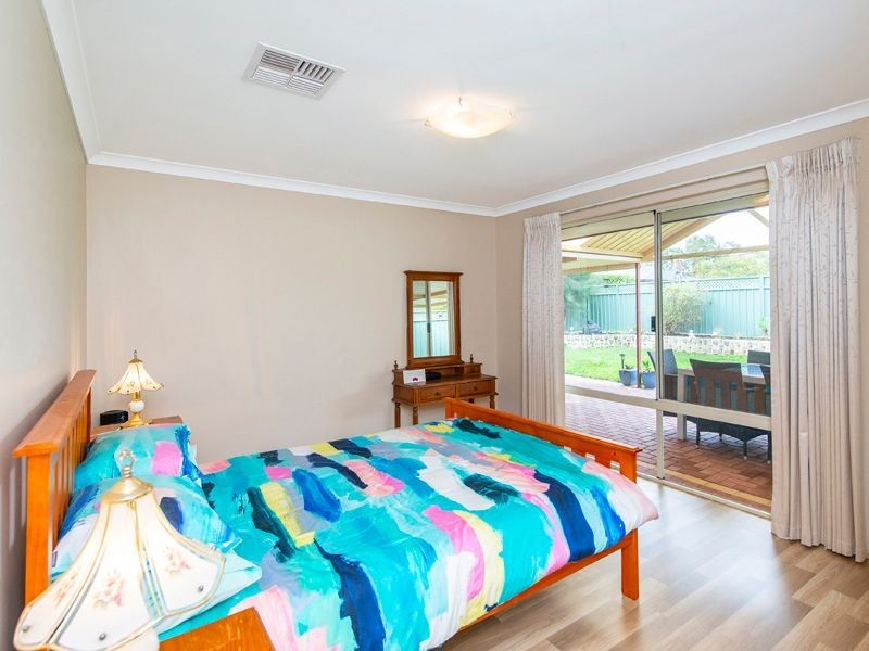 21 Regency Ramble, Wattle Grove WA 6107