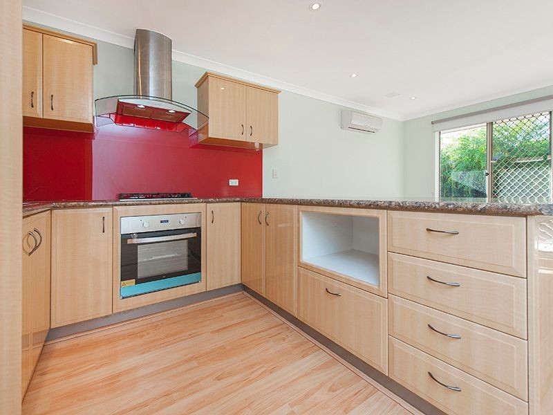 3/2A Frost Street, Swan View WA 6056