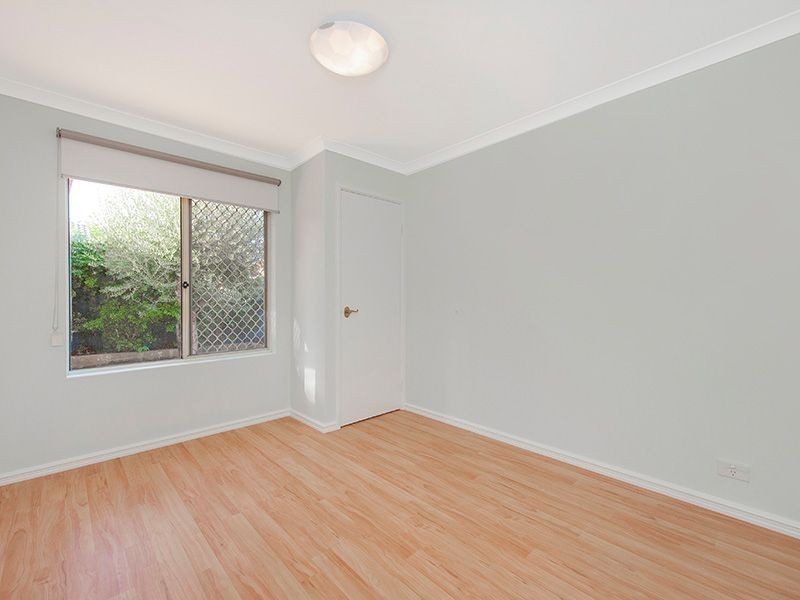 3/2A Frost Street, Swan View WA 6056