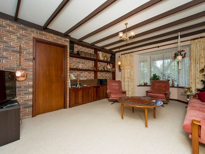 446 Kalamunda Road, High Wycombe WA 6057