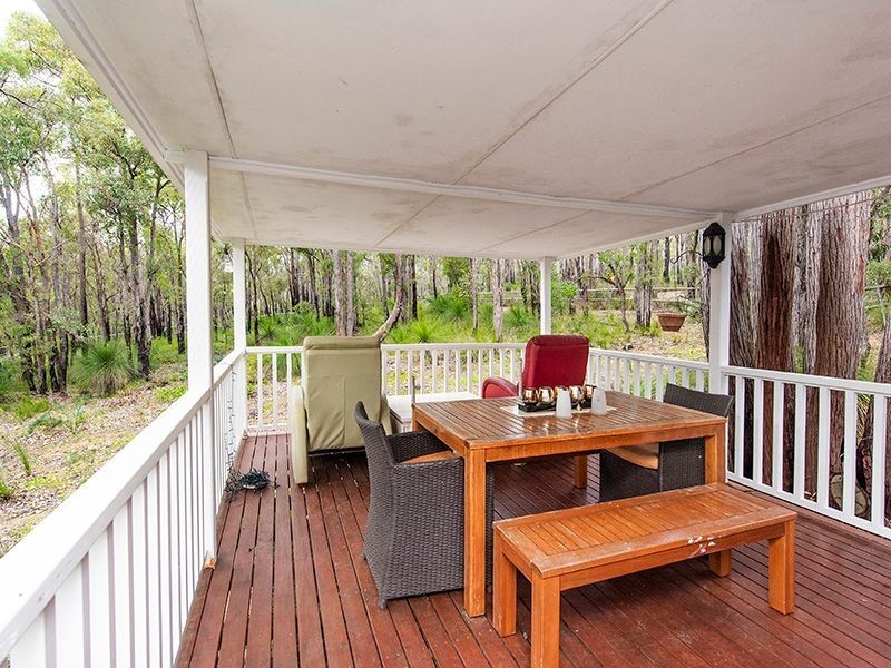 4 Windoo Road, Parkerville WA 6081