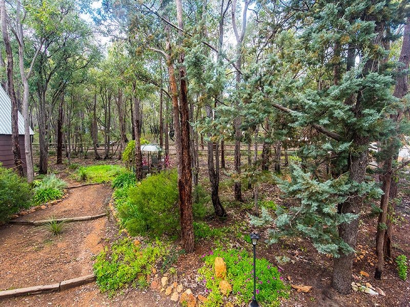 4 Windoo Road, Parkerville WA 6081