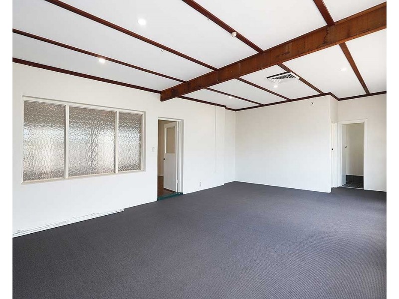 35 Sorensen Road, High Wycombe WA 6057