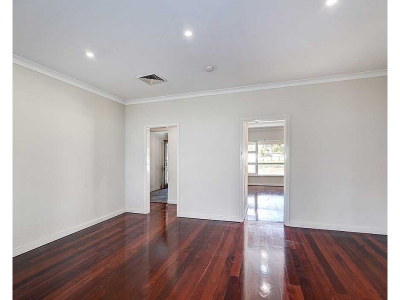 35 Sorensen Road, High Wycombe WA 6057