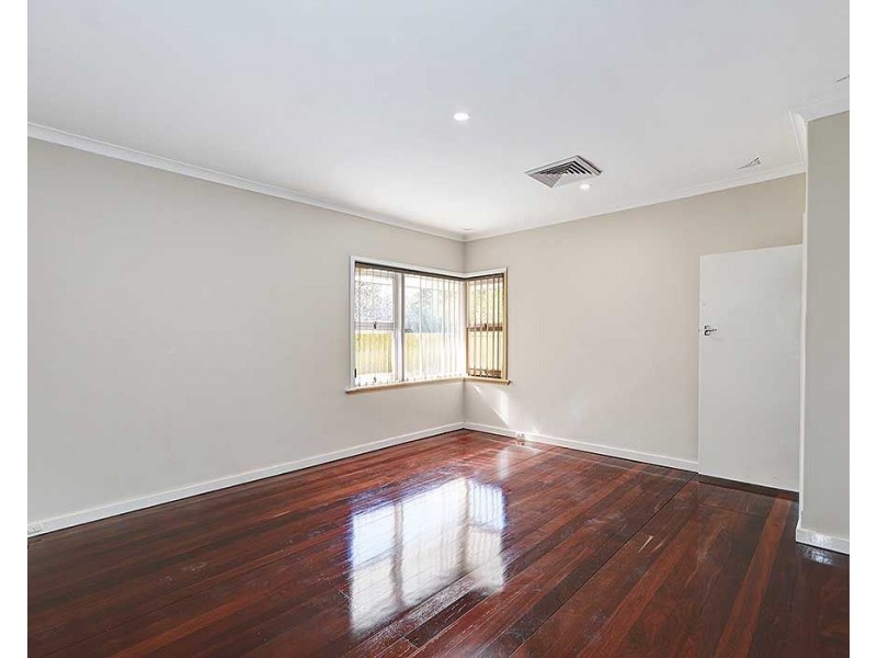 35 Sorensen Road, High Wycombe WA 6057