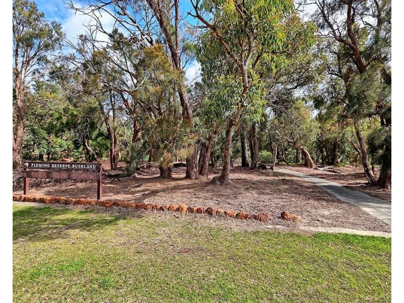 35 Sorensen Road, High Wycombe WA 6057