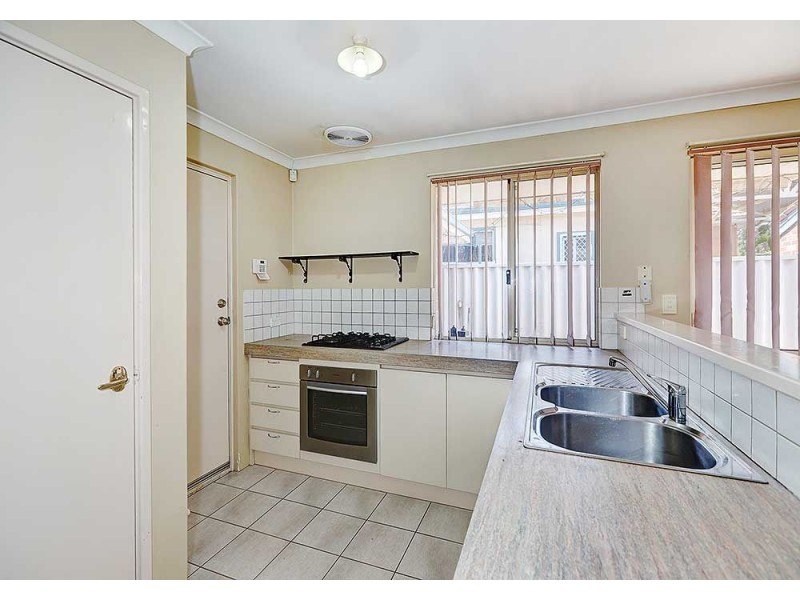 2/5 Davies Street, East Cannington WA 6107