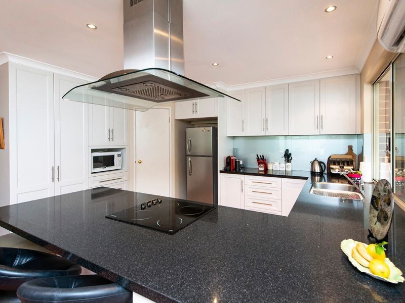 21 Regency Ramble, Wattle Grove WA 6107