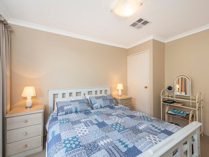 21 Regency Ramble, Wattle Grove WA 6107