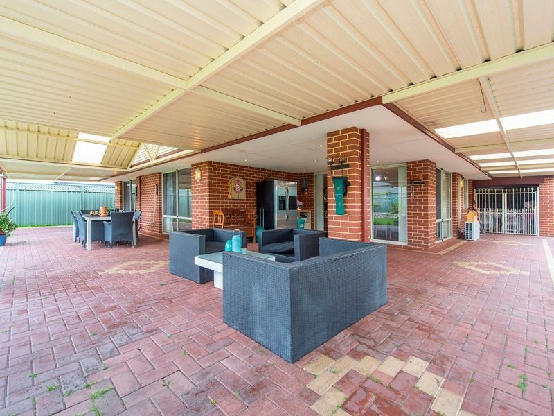 21 Regency Ramble, Wattle Grove WA 6107