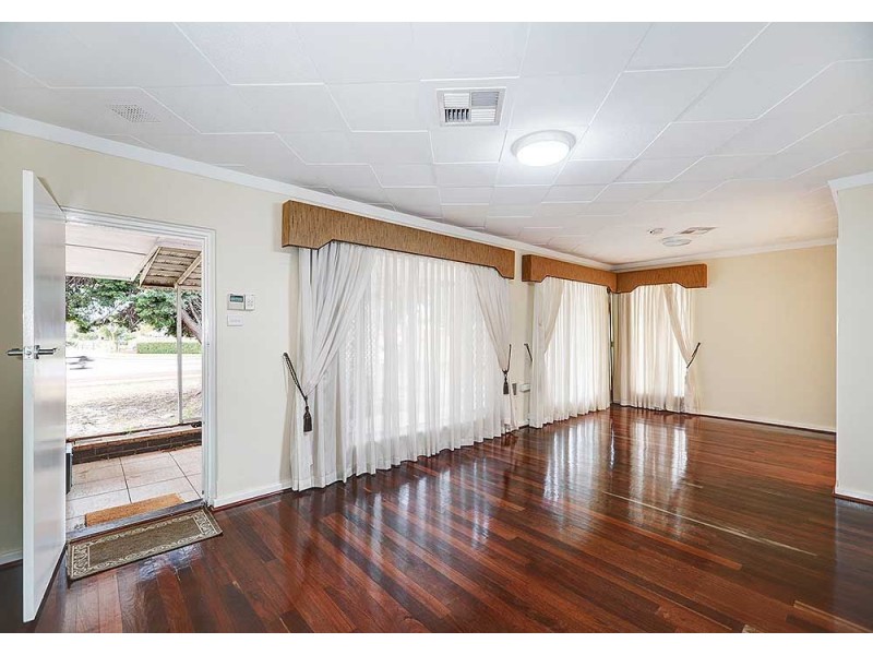 553 Kalamunda Road, High Wycombe WA 6057