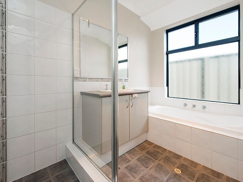 6 Witney Close, High Wycombe WA 6057