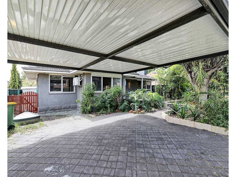 18 Macao Road, High Wycombe WA 6057