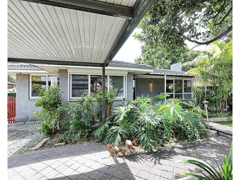 18 Macao Road, High Wycombe WA 6057