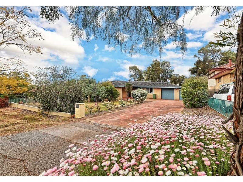 20 Phillip Grove, Kalamunda WA 6076