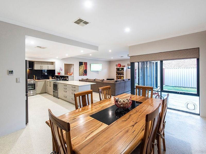 14 Cupello Drive, Swan View WA 6056