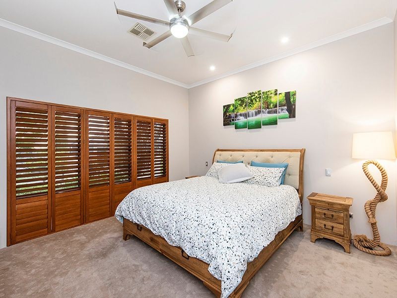 14 Cupello Drive, Swan View WA 6056