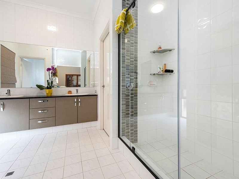 14 Cupello Drive, Swan View WA 6056