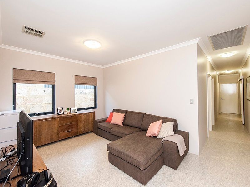 14 Cupello Drive, Swan View WA 6056