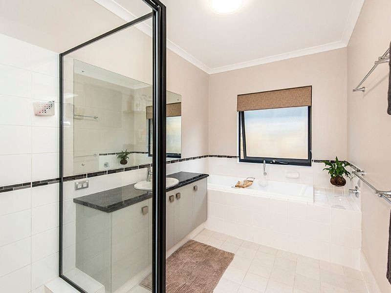 14 Cupello Drive, Swan View WA 6056