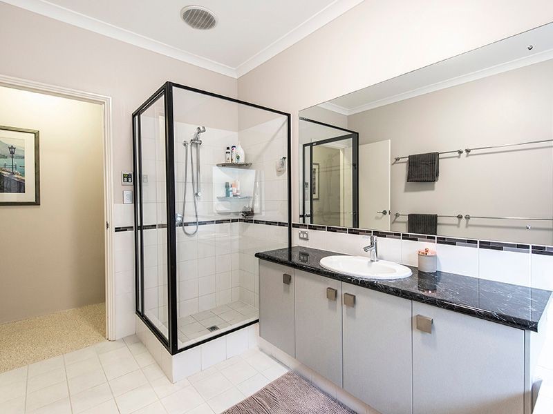 14 Cupello Drive, Swan View WA 6056