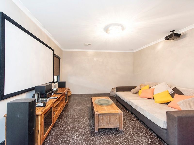 14 Cupello Drive, Swan View WA 6056