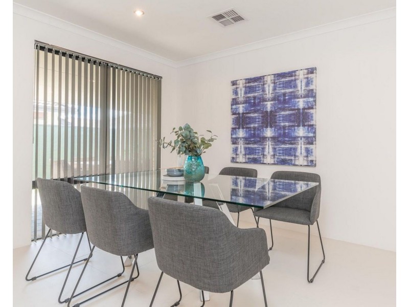 4 Ailette Elbow, Wattle Grove WA 6107