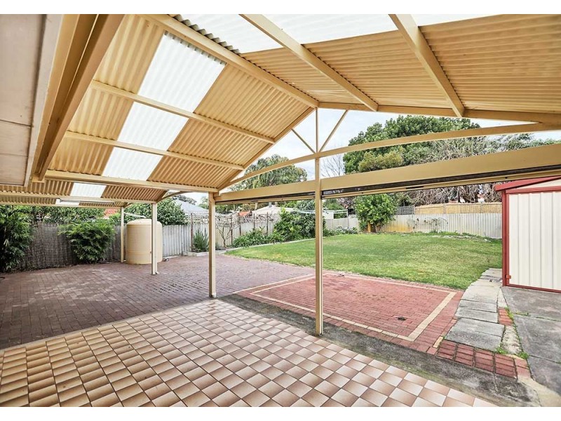 4 Bandalong Way, High Wycombe WA 6057