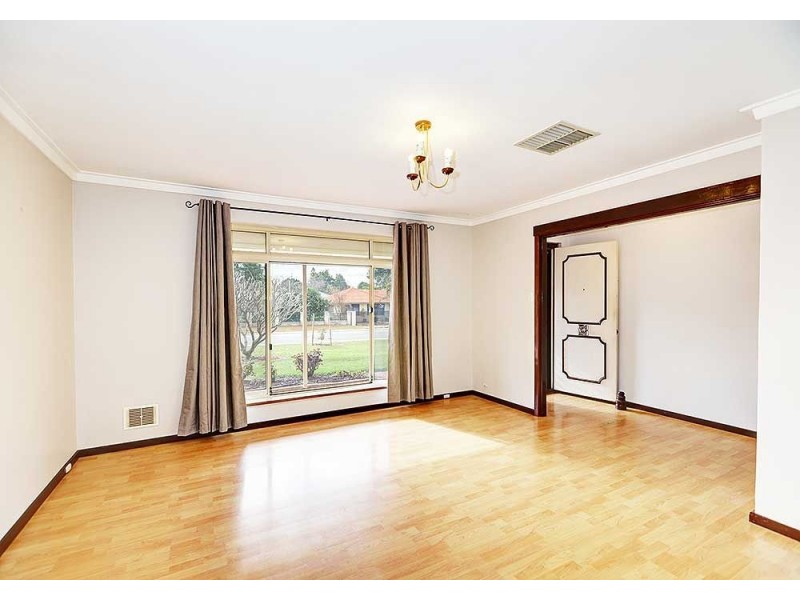 4 Bandalong Way, High Wycombe WA 6057