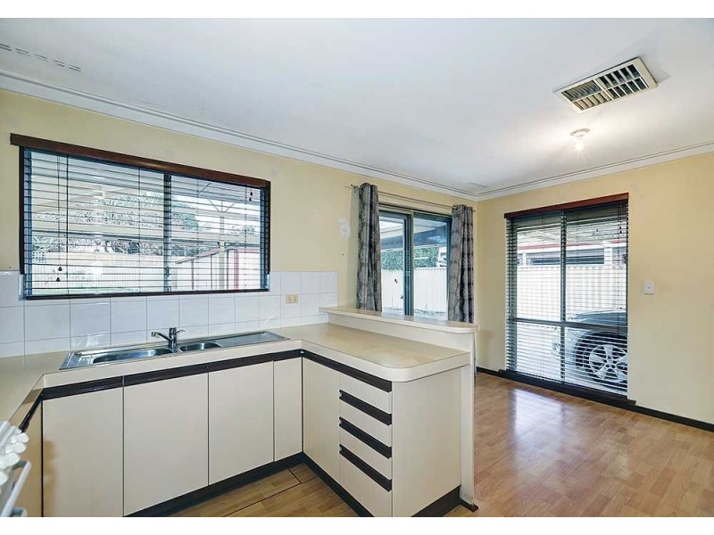 4 Bandalong Way, High Wycombe WA 6057