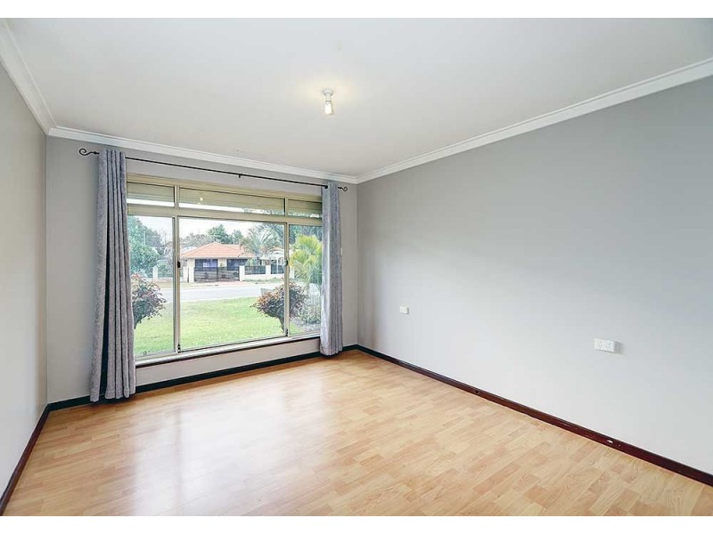 4 Bandalong Way, High Wycombe WA 6057