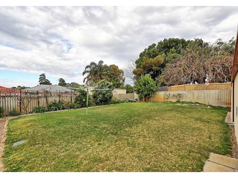 4 Bandalong Way, High Wycombe WA 6057