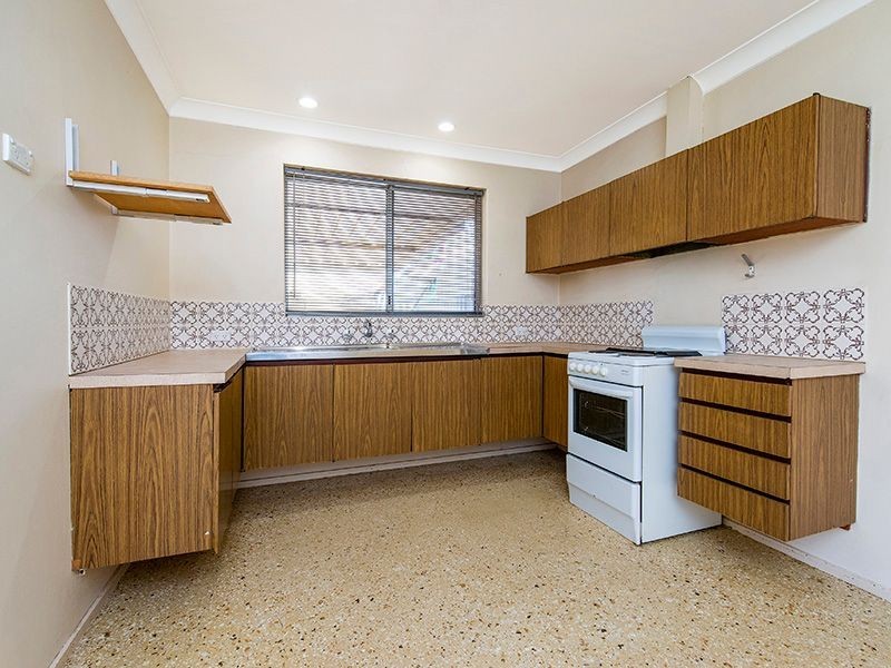 1B Ilford Place, Thornlie WA 6108