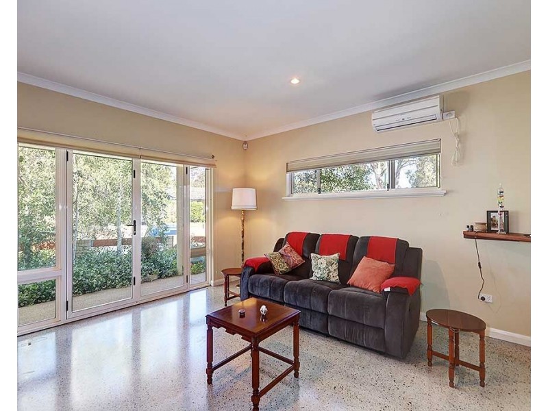 1/17 Boonooloo Road, Kalamunda WA 6076