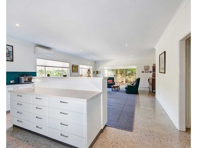 1/17 Boonooloo Road, Kalamunda WA 6076