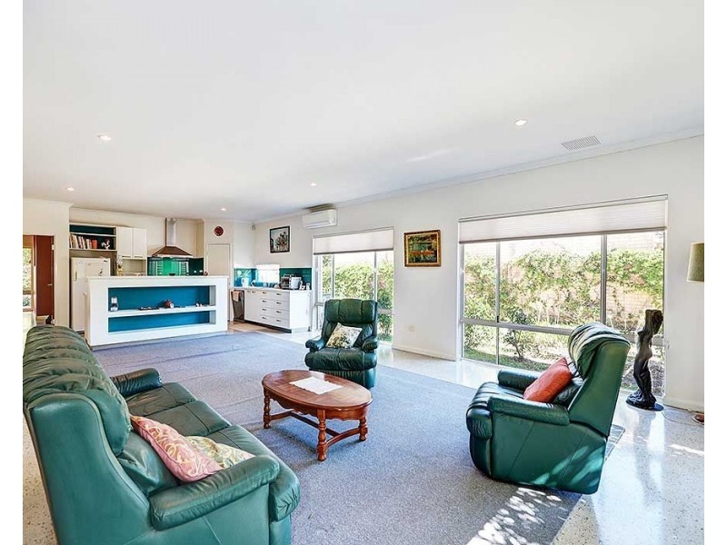 1/17 Boonooloo Road, Kalamunda WA 6076