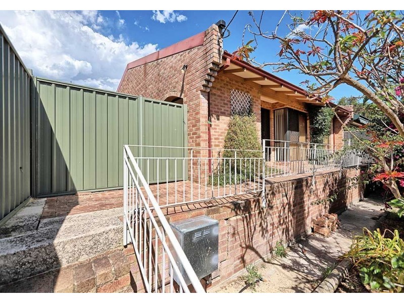 2/28 Williams Street, Kalamunda WA 6076