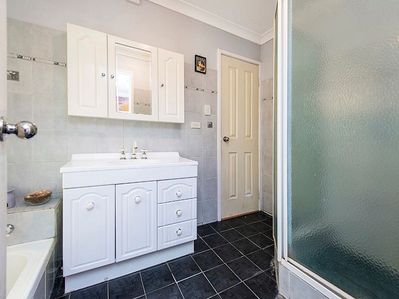 76 Palmer Crescent, High Wycombe WA 6057